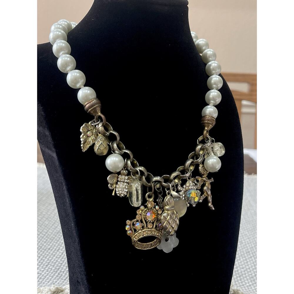 Vintage Carolee Faux Pearl Two-Tone Crown Statement Charms Necklace 16” READ
